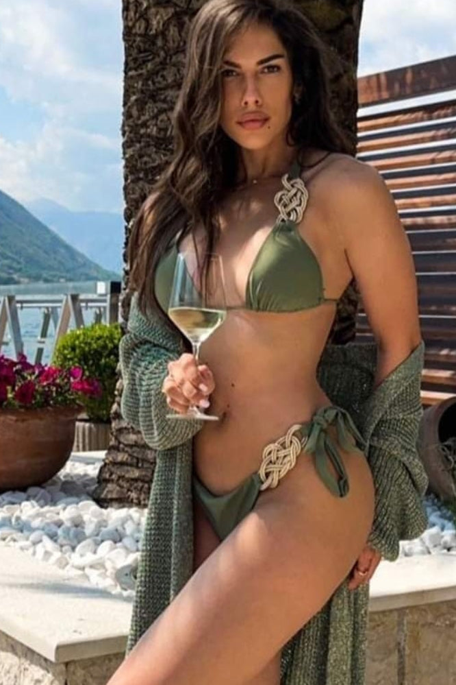 Bikini in Olivgrün mit goldfarbenen Details