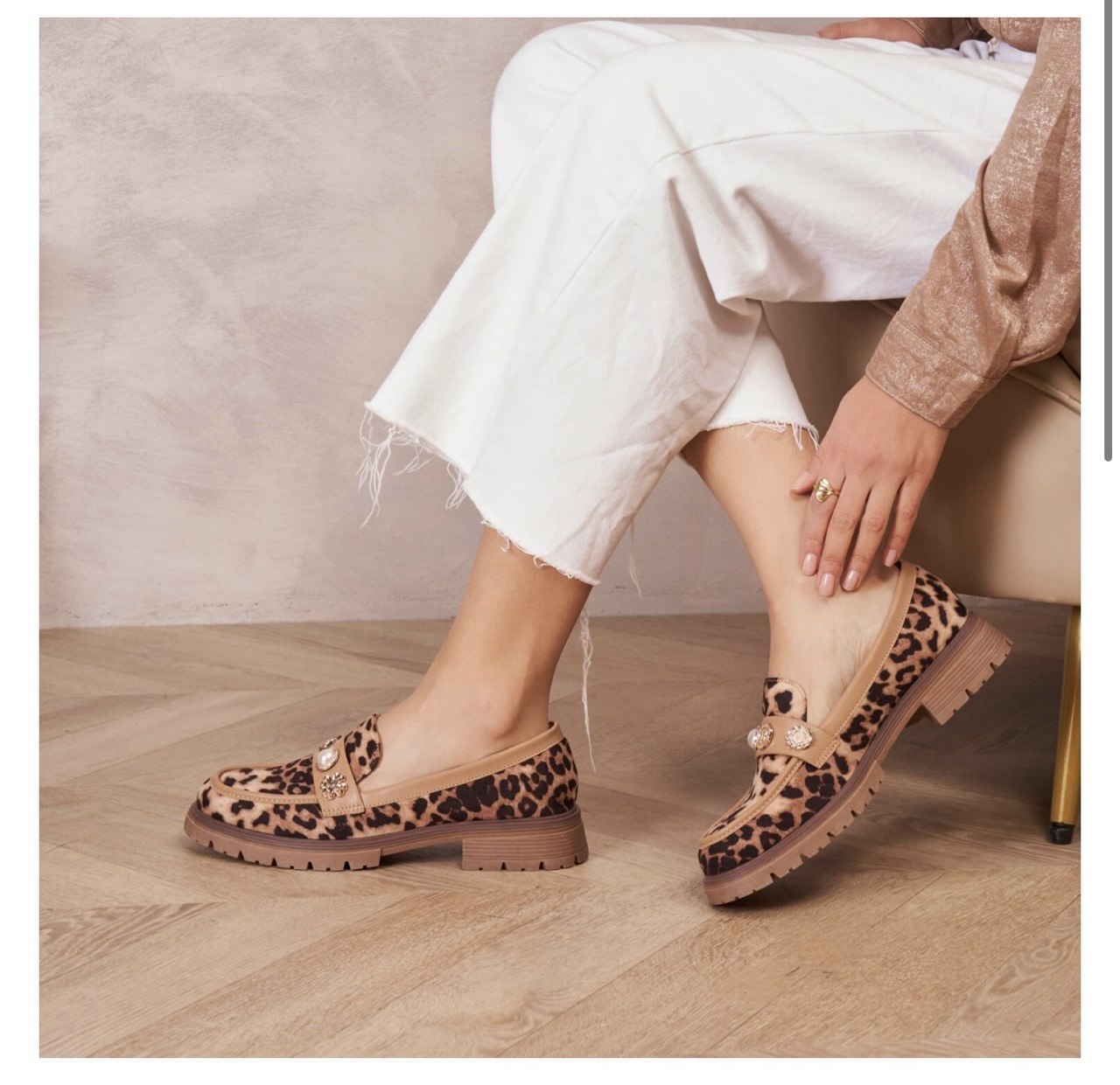 Leopard Loafer mit Schmuckdetails – Wild Elegance
