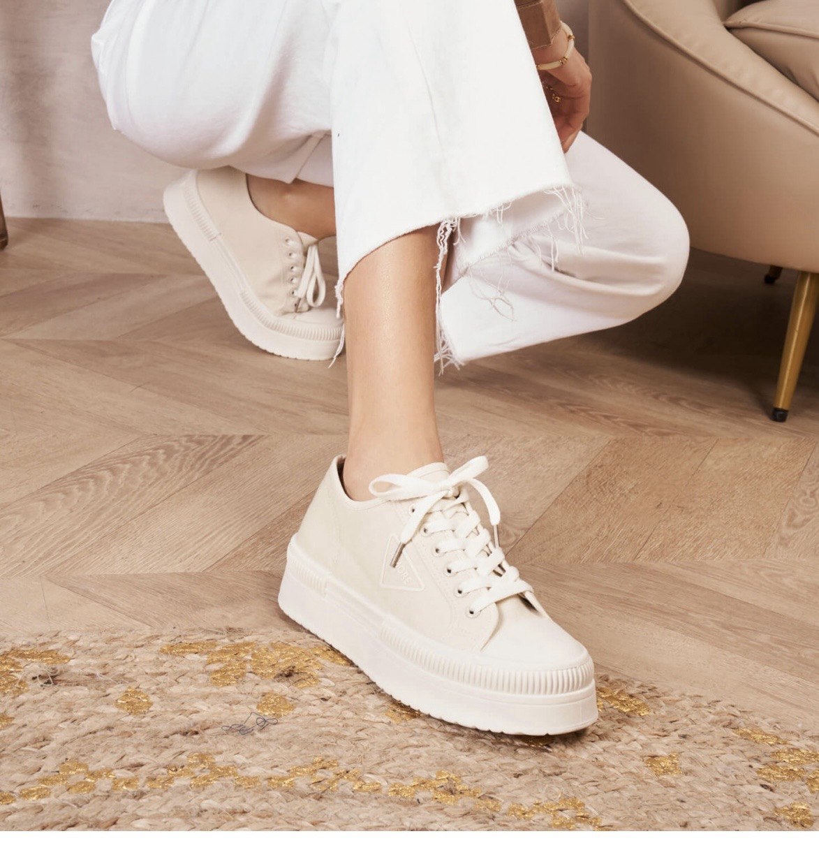 Beige Plateau-Sneaker – Soft Minimal