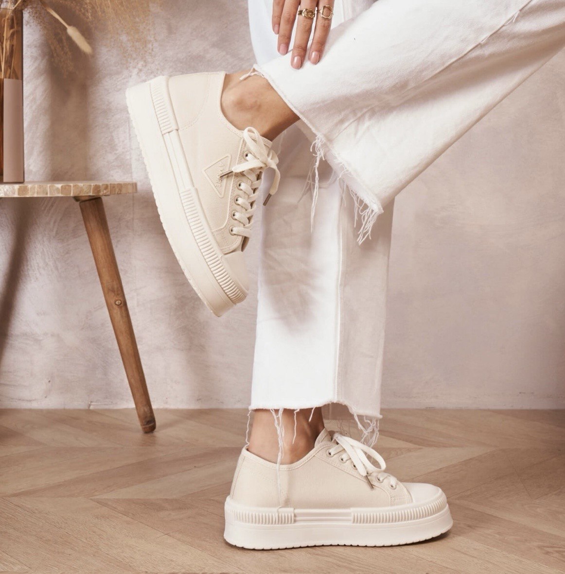 Beige Plateau-Sneaker – Soft Minimal