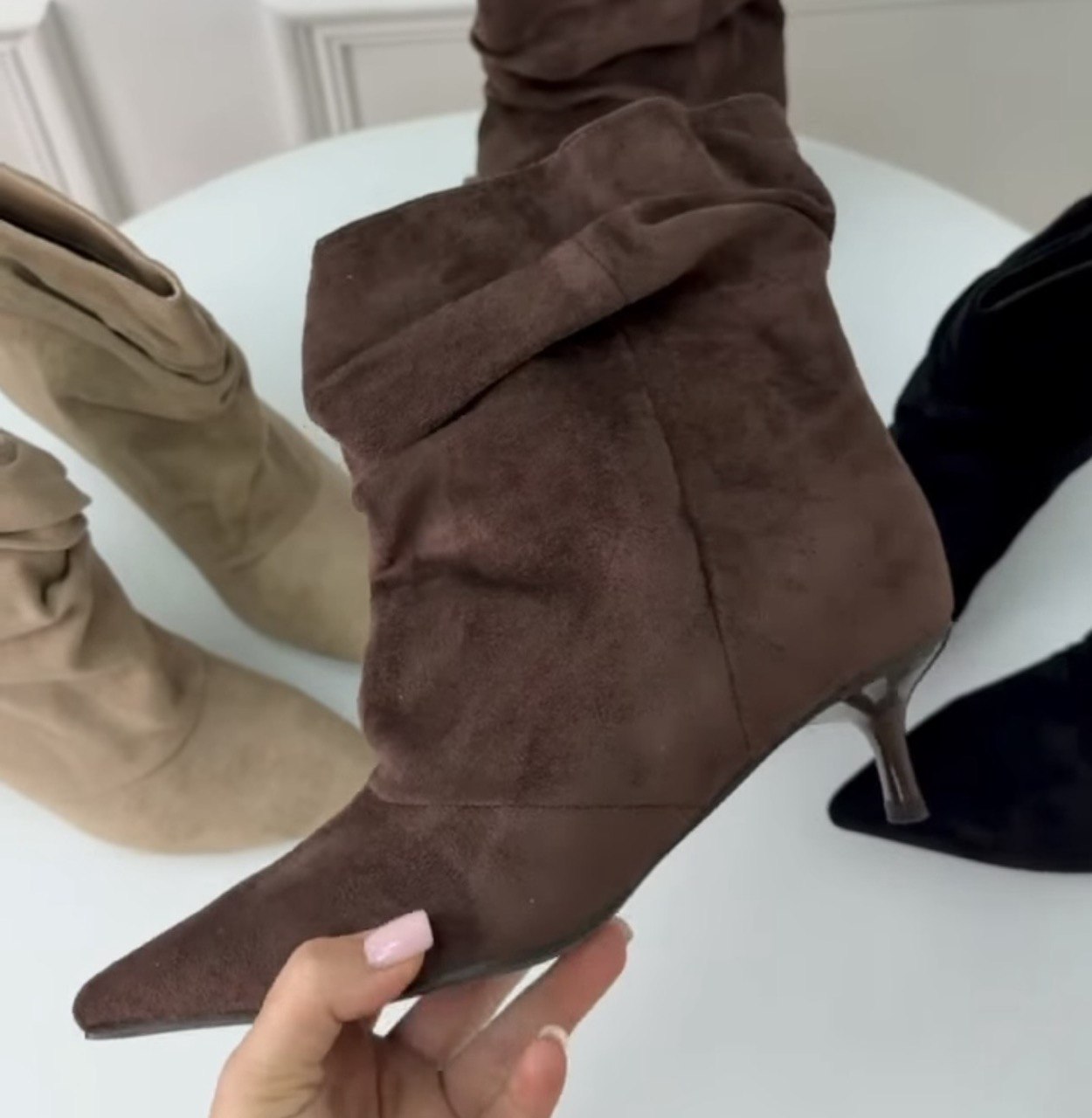 AVA Velours-Stiefeletten