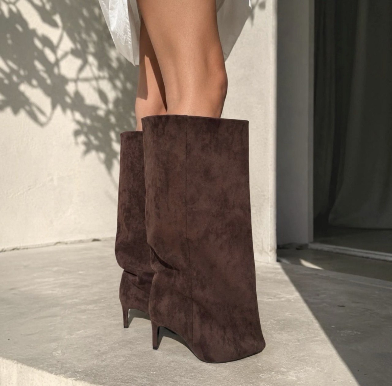 RAVENNA – Braune Velours-Stiefel mit Absatz